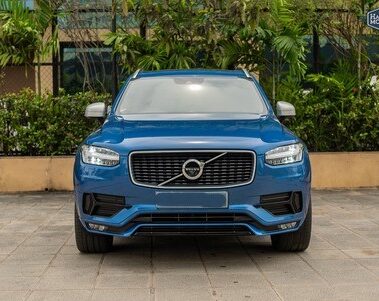 BLUE COLOUR VOLVO XC 90