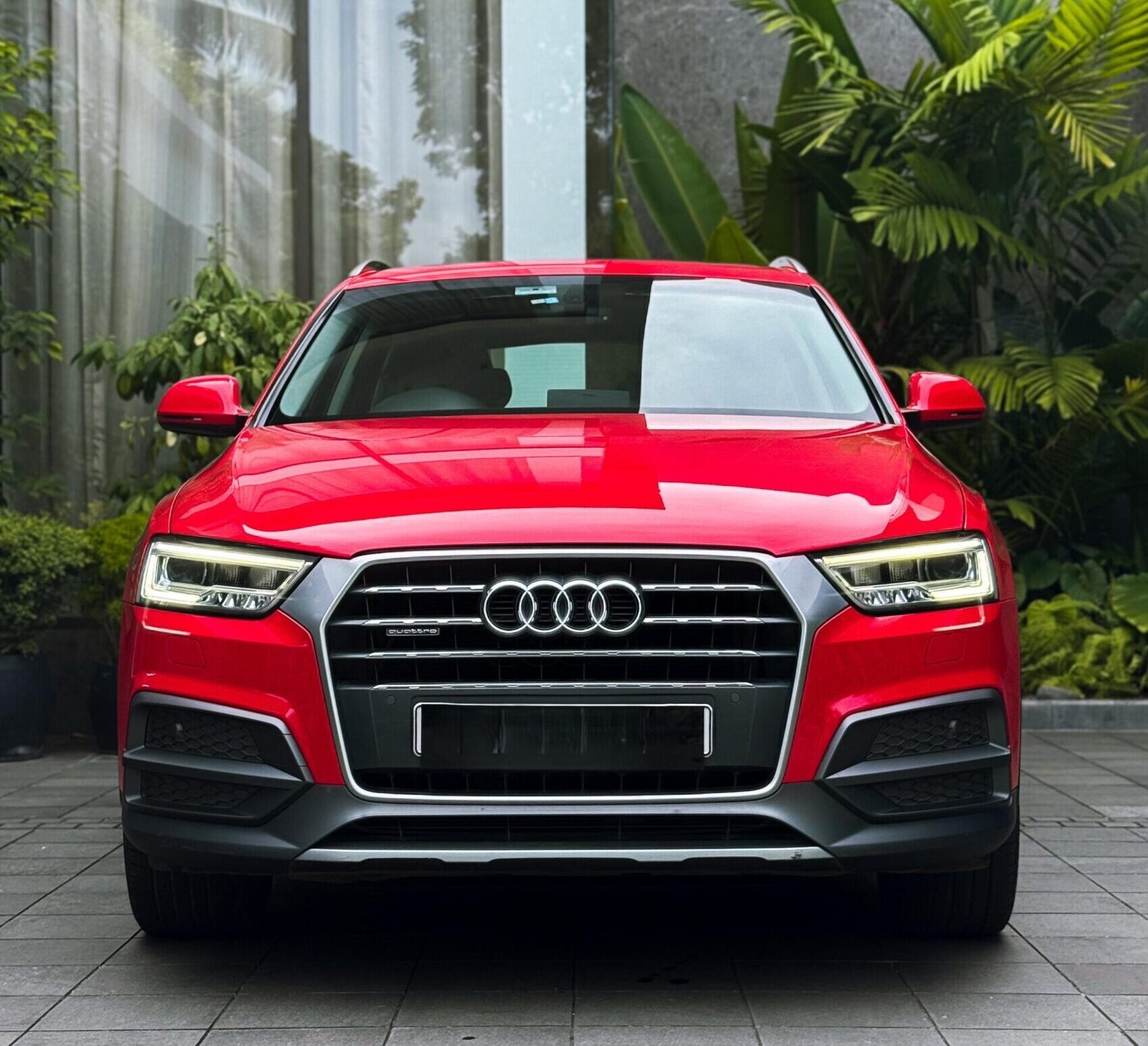 RED COLOUR AUDI Q3 3.5TDI Quattro